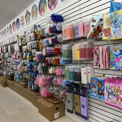 Dollar General - 11/18/22 Party supplies