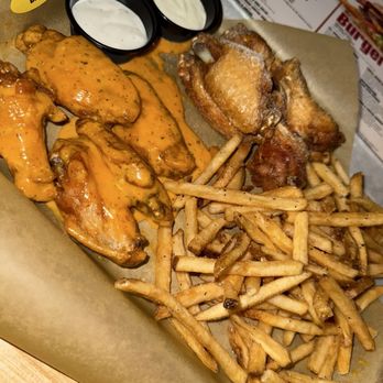 Buffalo Wild Wings - Chicken Wings Near Me - Plantation, Florida Buffalo Wild Wings - Chicken Wings Near Me - Plantation, Florida