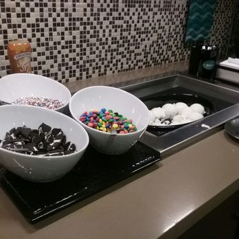 Homewood Suites by Hilton Waterloo/St. Jacobs, Ontario, Canada - Happy Hour ice cream sundaes - Hotels Near Me - Waterloo, Ontario Homewood Suites by Hilton Waterloo/St. Jacobs, Ontario, Canada - Happy Hour ice cream sundaes - Hotels Near Me - Waterloo, Ontario