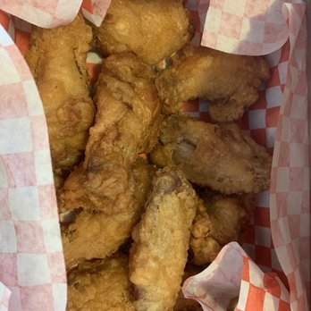 Exit 5 Korean BBQ - 10 Fried Wings - 6/10 Crispy but lacking in flavor. - Korean Near Me - Renton, Washington