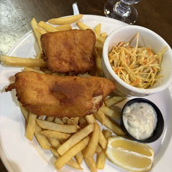 Hamilton Restaurant & Bar - Fish and Chips - Cocktail Bars Near Me - Brookline, Massachusetts Hamilton Restaurant & Bar - Fish and Chips - Cocktail Bars Near Me - Brookline, Massachusetts