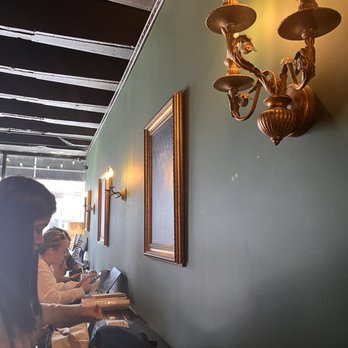 Ludlow Charlingtons Coffee Shop - Coffee & Tea Near Me - Chicago, Illinois Ludlow Charlingtons Coffee Shop - Coffee & Tea Near Me - Chicago, Illinois