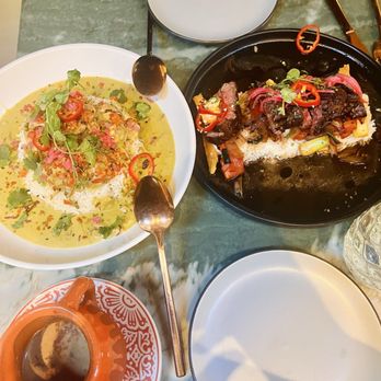 Aaktun Coffee & Bar - Green Curry Chicken and Bavette Saltado - Coffee & Tea Near Me - Durham, North Carolina