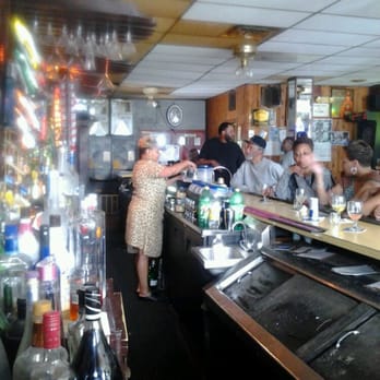 Harlem Tap Room - people sitting at the bar - Bars Near Me - Saint Louis, Missouri Harlem Tap Room - people sitting at the bar - Bars Near Me - Saint Louis, Missouri