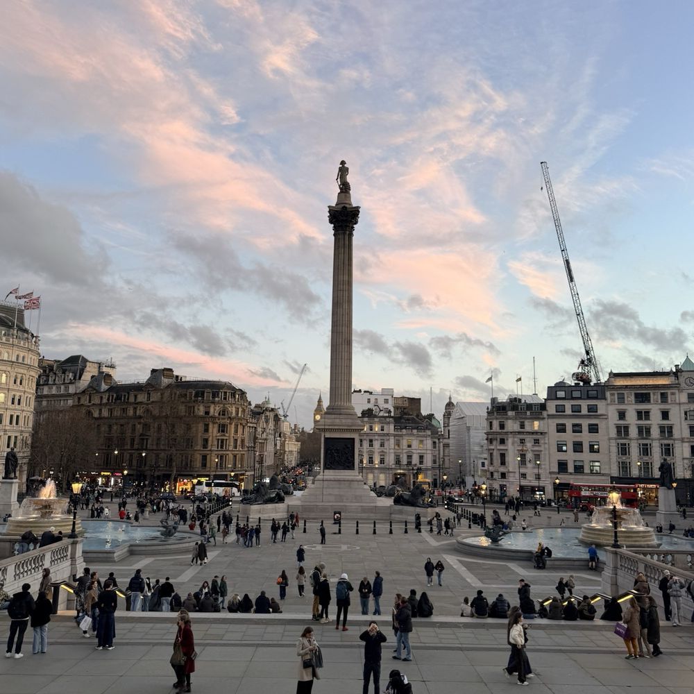 Trafalgar Square - Sunset - Landmarks & Historical Buildings Near Me - London, XGL