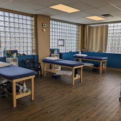Act Now Physical Therapy and Concussion Management - The inside is warm, welcoming, and clean.