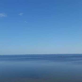 BeachFront Hotel - Houghton Lake - Hotels Near Me - Houghton Lake, Michigan