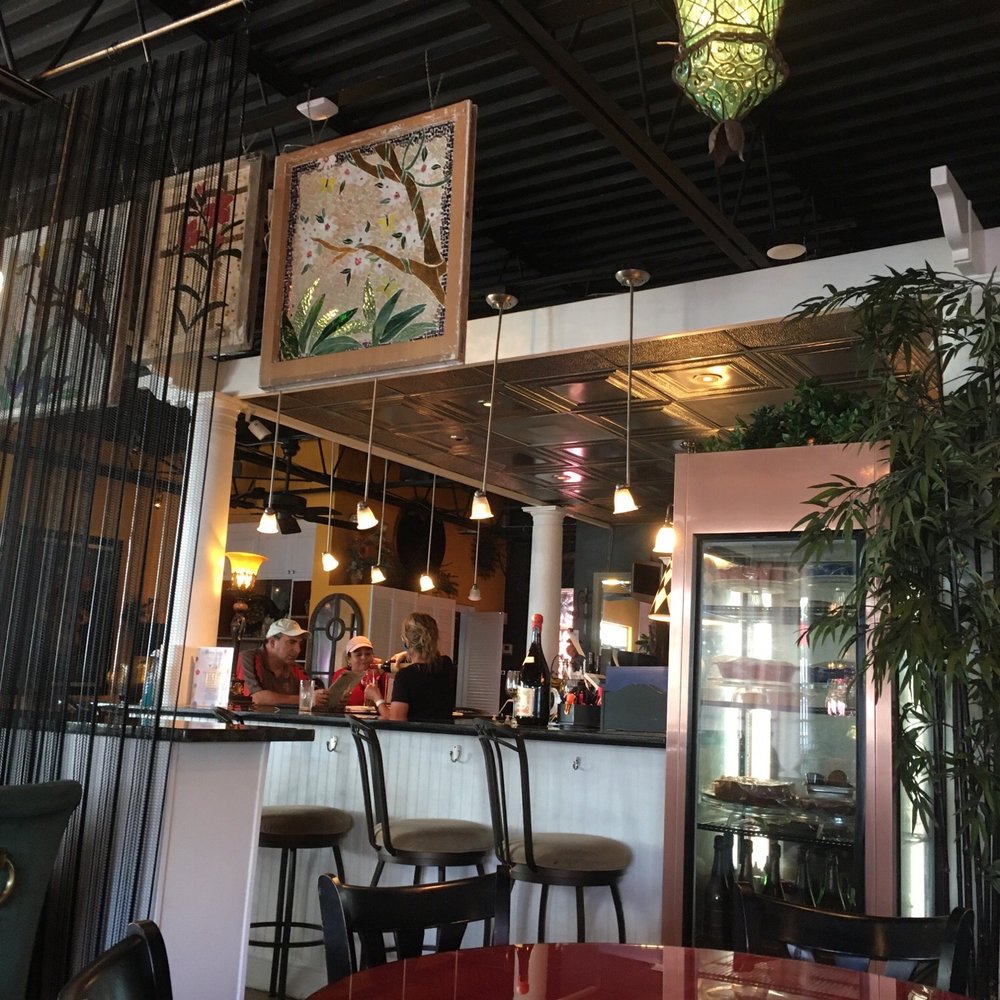 Belle & Maxwell's American /Italian restaurant - Inside - Bars Near Me - West Palm Beach, Florida