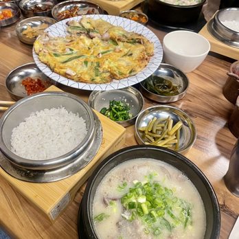 Coredam - Seolleongtang, seafood pancake and side dishes - Korean Near Me - Beaverton, Oregon