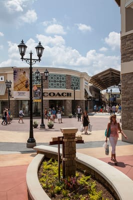 Charlotte Premium Outlets by null