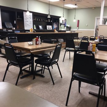 Englewood Cafe - the interior of a restaurant - Cafes Near Me - Independence, Missouri
