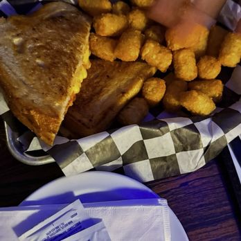 Quarry House Tavern - Grilled Cheese - Dive Bars Near Me - Silver Spring, Maryland