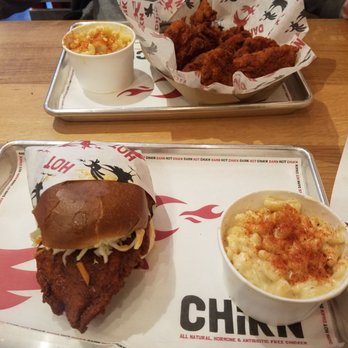 CHiKN - Mild chicken sandwich with mac and cheese - Chicken Shop Near Me - Pittsburgh, Pennsylvania