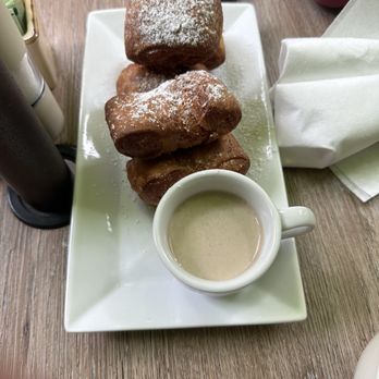 Oakhurst Café - Beignets - Breakfast & Brunch Near Me - Charlottesville, Virginia Oakhurst Café - Beignets - Breakfast & Brunch Near Me - Charlottesville, Virginia