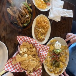 Salita's - Chicken fajitas and nachos!