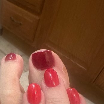 Envy Nails - These reds do NOT match!!! - Nail Salons Near Me - Sikeston, Missouri