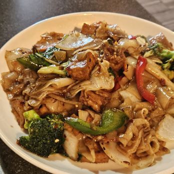 Tuk Tuk Thai - Tofu pad kee mao - Thai Near Me - Fort Worth, Texas Tuk Tuk Thai - Tofu pad kee mao - Thai Near Me - Fort Worth, Texas