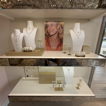 Kendra Scott - Jewelry Near Me - Deer Park, Illinois Kendra Scott - Jewelry Near Me - Deer Park, Illinois