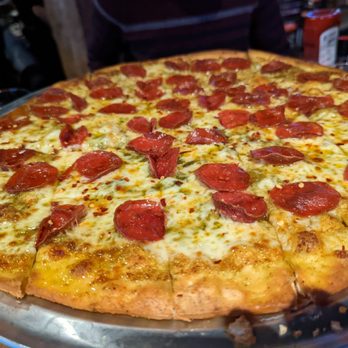 Moretti's Ristorante and Pizzeria - Pepperoni Honey Pizza - Pizza Near Me - Elgin, Illinois