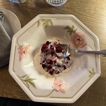Restaurant Mumm - Rodgrod med flode. Delicious! - Bars Near Me - Aeroskobing, 83