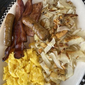 Black Bear Diner Goodyear - The GRIZZ (1460-1520 cals.) - American Near Me - Goodyear, Arizona