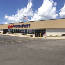 BLAIN'S FARM & FLEET - Bloomington, IL - Blain's Farm & Fleet Bloomington storefront