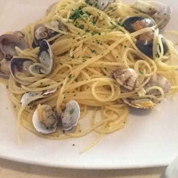 Antico Gatoleto - Spaghetti with Clams - Seafood Near Me - Venezia, VE Antico Gatoleto - Spaghetti with Clams - Seafood Near Me - Venezia, VE