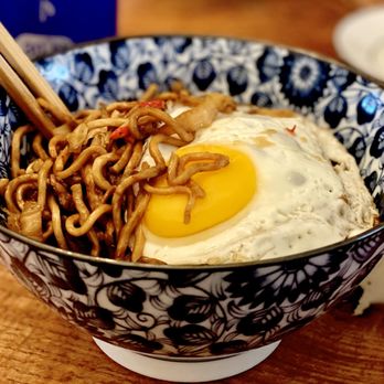 Chef King - "House Special Lo Mein" (we add an egg & hot chilies to ours) Superb. Winners Circle :)... - Chinese Near Me - Pensacola, Florida