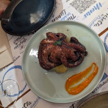 Floresta das Escadinhas - Octopus - Portuguese Near Me - Lisbon, 11