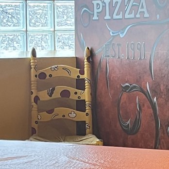Chicago's Pizza - Pizza chair. - Pizza Near Me - Chicago, Illinois