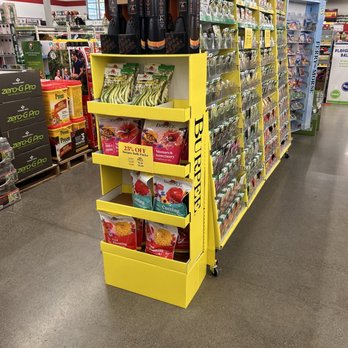 Tractor Supply - Pet Stores Near Me - Lynden, Washington