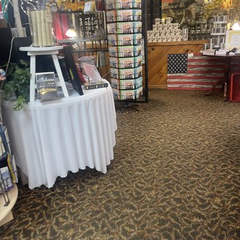 Farmhouse Restaurant - Store upstairs - American Near Me - Branson, Missouri