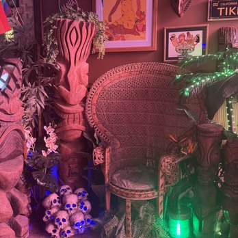 Lei Low - Cocktail Bars Near Me - Houston, Texas