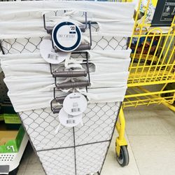 Dollar General - }:{