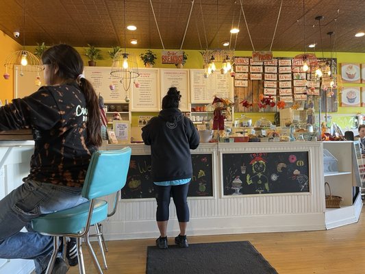 Courageous ELMHURST by null