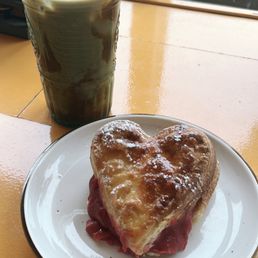 Caramel latte & chocolate raspberry croissant (I dream about this croissant) Caramel latte & chocolate raspberry croissant (I dream about this croissant)