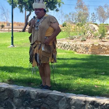 Stough Canyon Nature Center - California Native American Indian show moderator - Hiking Near Me - Burbank, California Stough Canyon Nature Center - California Native American Indian show moderator - Hiking Near Me - Burbank, California