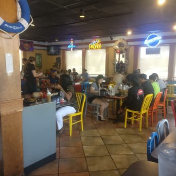 Deckhand Oyster Bar - Family friendly - Seafood Near Me - Austin, Texas