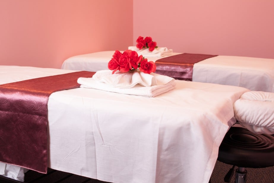 HT Massage & Spa Logo