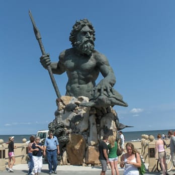 Neptune's Park - Pic of the statute with some random tourists..practically impossible to get a pic w/no one in it. :) - Parks Near Me - Virginia Beach, Virginia