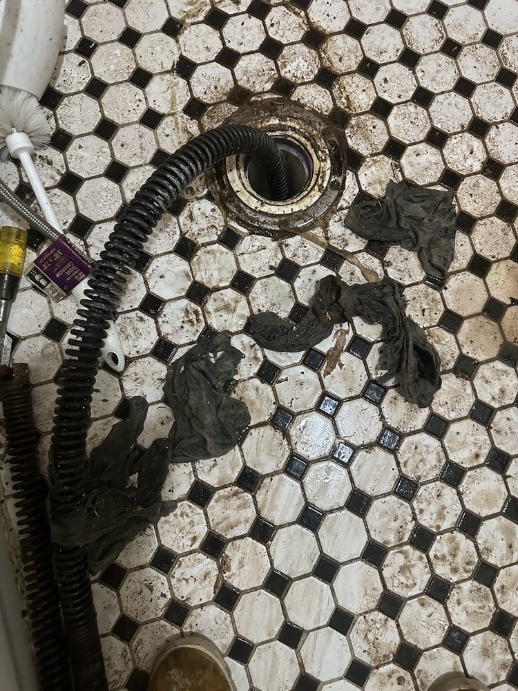 Slide of RH Emergency plumbing & construction