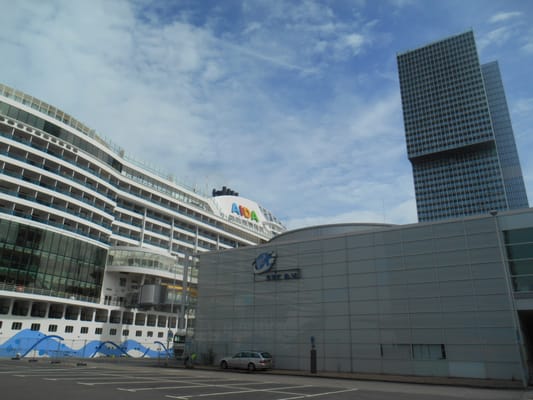 Cruise Terminal Rotterdam by null