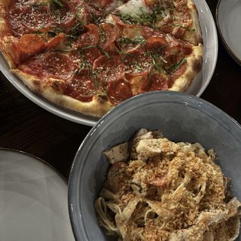 Primo's - Half margarita half pepperoni pizza and the Scallop Tagliatelle but with grilled chicken - Salad Near Me - San Antonio, Texas Primo's - Half margarita half pepperoni pizza and the Scallop Tagliatelle but with grilled chicken - Salad Near Me - San Antonio, Texas