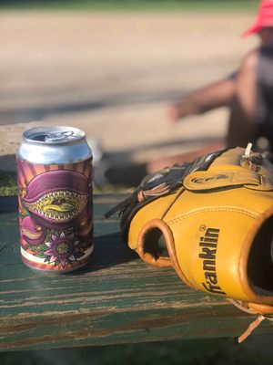 4 Hands Brewing Company by null