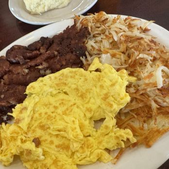 Davenport Diner - Corn beef hash with two eggs and hashbrowns - Breakfast & Brunch Near Me - Davenport, Florida Davenport Diner - Corn beef hash with two eggs and hashbrowns - Breakfast & Brunch Near Me - Davenport, Florida