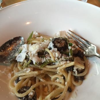 Celilo Restaurant & Bar - New American Near Me - Hood River, Oregon