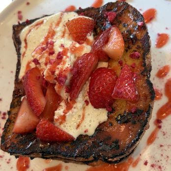 Evelyn's - Strawberry French Toast - Wine Bars Near Me - Nashville, Tennessee