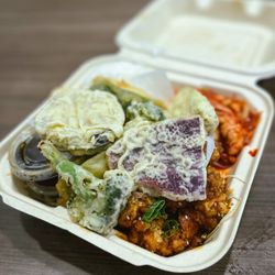 Ichiban Okazuya Hawaii - Korean chicken + veg tempura set