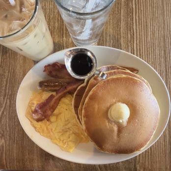 Brookfields Restaurant Sacramento - pancakes, eggs, bacon, sausage, & iced latte - American Near Me - Sacramento, California Brookfields Restaurant Sacramento - pancakes, eggs, bacon, sausage, & iced latte - American Near Me - Sacramento, California
