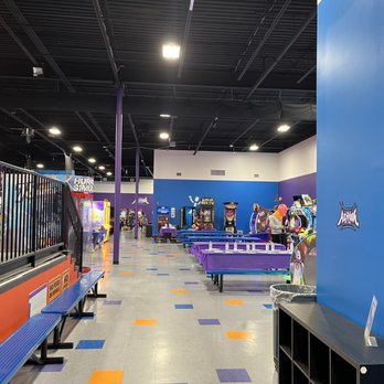 Altitude Trampoline Park - Franklin - Inside - Trampoline Parks Near Me - Franklin, Massachusetts